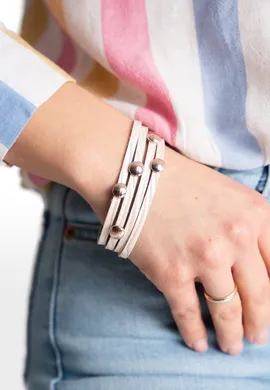 FIGL Elegancka bransoletka skórzana zdobiona metalowymi kółeczkami